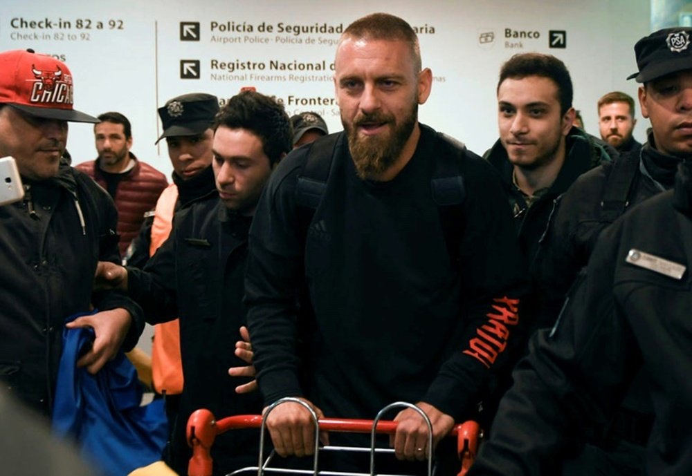 Daniele de Rossi suspira por estrenarse enseguida con Boca Juniors. AFP