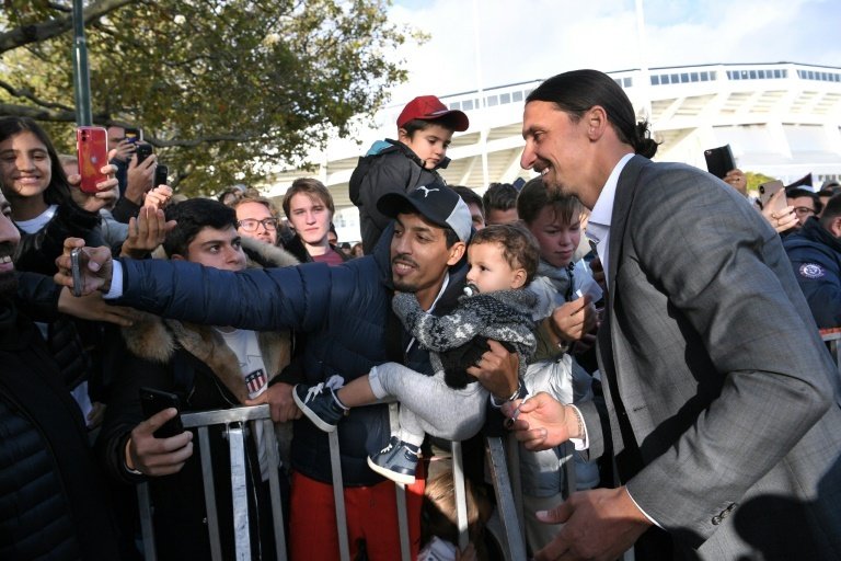 Ibra vuelve a Milan. AFP