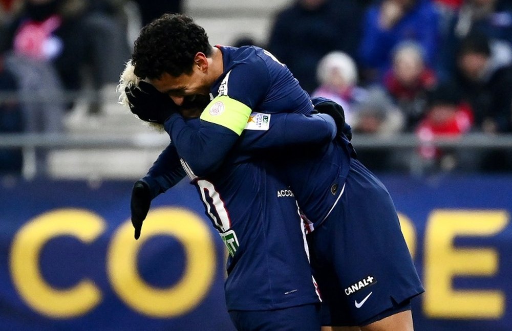 Le frère de Marquinhos demande à Neymar de rester au PSG. AFP