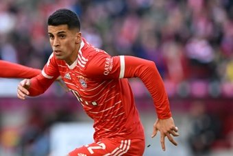 Joao Cancelo will not continue at Bayern Munich next season. The Portuguese full-back does not want to return to Manchester City, so he would be willing to play in La Liga. Barcelona and Real Madrid are keeping an eye on his situation.