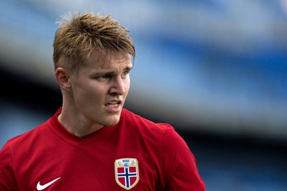 Odegaard no pudo guiar a Noruega hasta el triunfo. AFP