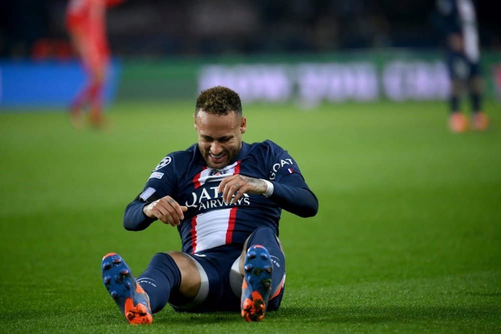 Neymar estava lesionado quando assinou com o PSG. AFP