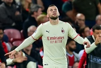Ante Rebic non è più un calciatore del Milan. Il Besiktas ha annunciato il trasferimento a titolo definitivo del calciotore croato in Turchia.