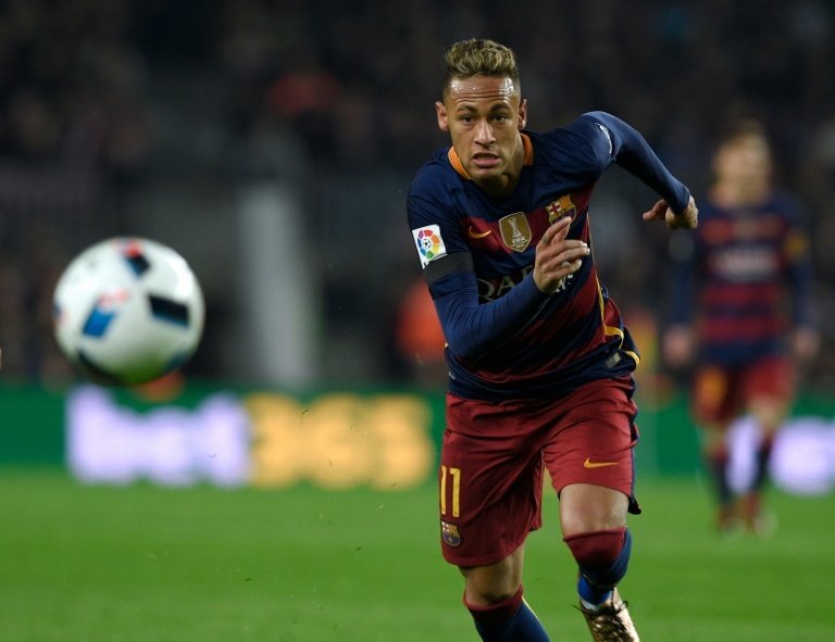 Barcelonas forward Neymar chases a ball during the Spanish Copa del Rey quarter-finals second leg football match FC Barcelona vs Athletic Club de Bilbao at Camp Nou stadium in Barcelona on January 27, 2016