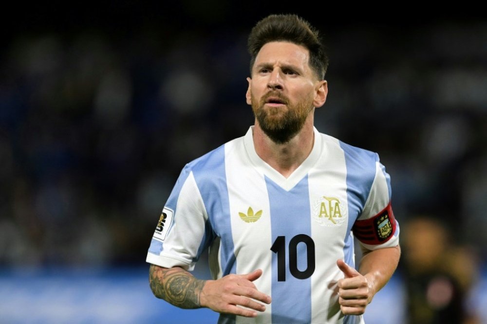 Messi responde a Raphinha. AFP