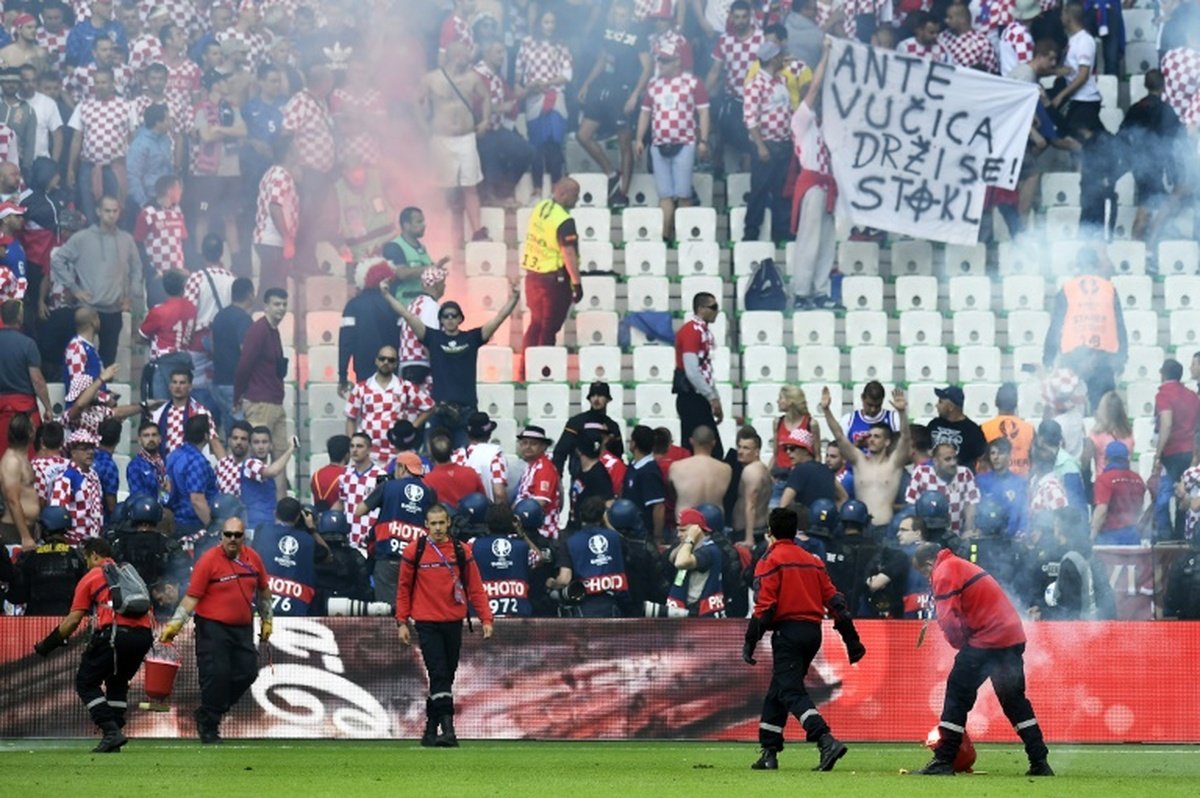 Croatia Arrests Euro 16 Hooligans Croatia Arrests Euro 16 Hooligans
