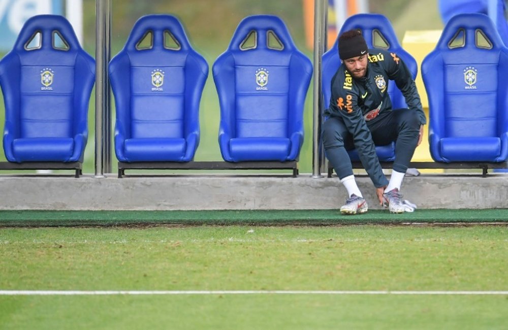 Se presenta un verano movido para Neymar. AFP