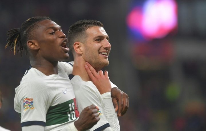 Dalot and Fernandes on target in resounding Portugal win