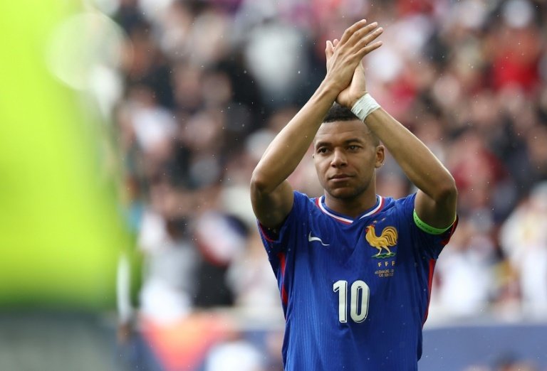Kylian Mbappé marcou um gol e deu uma assistência na partida que garantiu à França o terceiro lugar na Liga das Nações. Ele brilhou em uma seleção francesa bastante modificada. A Alemanha dominou o primeiro tempo, mas Mbappé abriu o placar pouco antes do intervalo, com um chute preciso em meio a uma área lotada, alcançando seu 50º gol com a camisa da França.