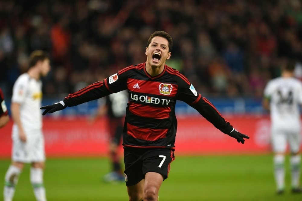 Javier Hernandez scored a hat-trick for Bayer Leverkusen in their 5-0 victory over Borussia Moenchengladbach