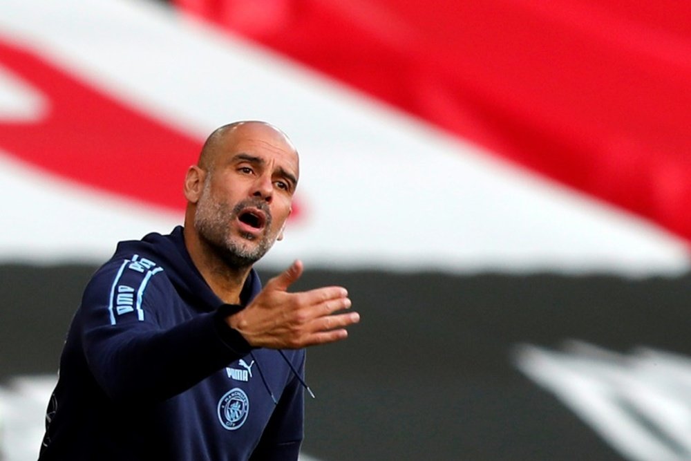 Manchester City busca zagueiro para a próxima temporada. AFP