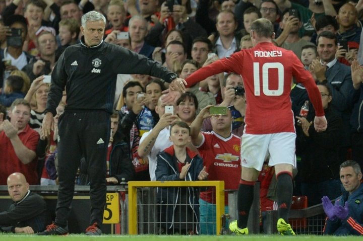 Mourinho ready to leave Rooney out again