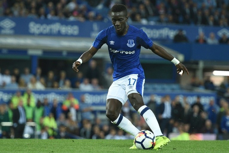 Everton try to bring back Gueye