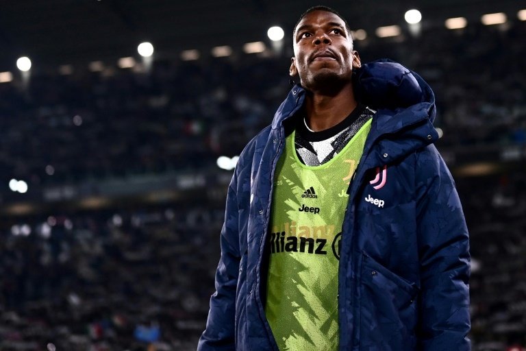 Pogba to train at Man United's Carrington while he waits for new club