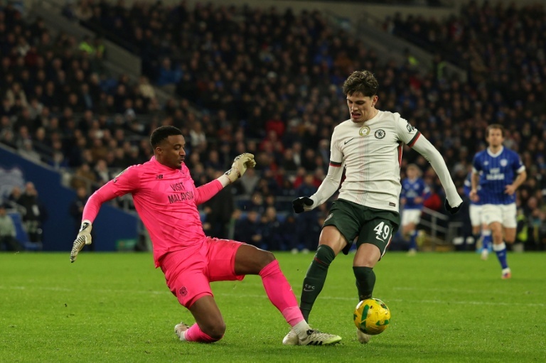 Chelsea battle into League Cup semis to ease pressure on Maresca