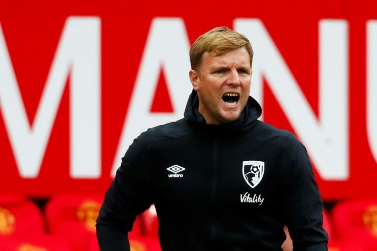 Howe debating whether to stay or leave Bournemouth