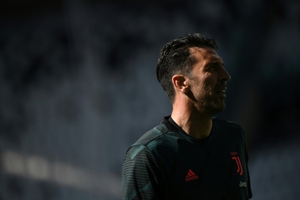 La Juve pretende renovarle el contrato a Buffon. AFP