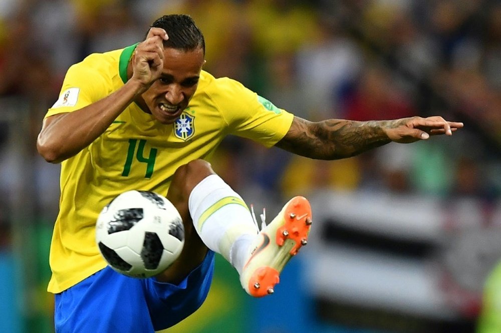 Danilo não poderá mais atuar na Copa do Mundo devido a uma lesão. AFP