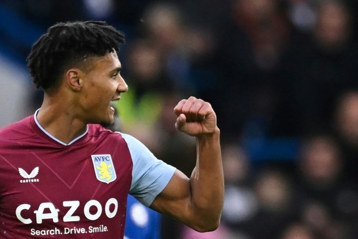 Villa star Watkins shines as they beat Leicester