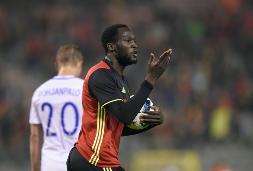 La selección belga no puede pasar del empate ante Finlandia. AFP