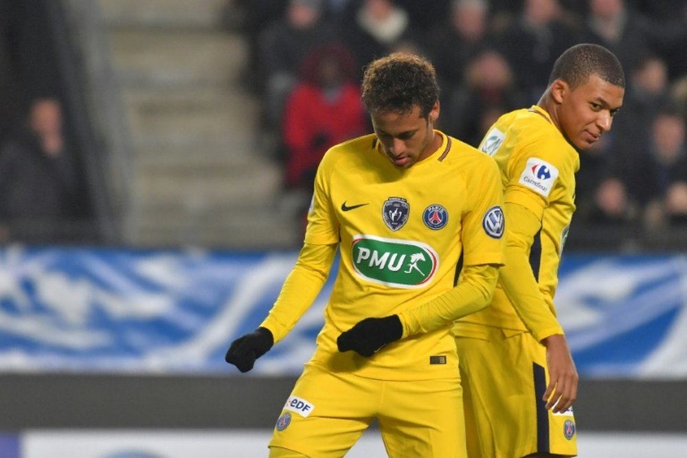 Neymar et Kylian Mbappé, lors d'un match de Ligue 1 contre Rennes au Roazhon Park. AFP