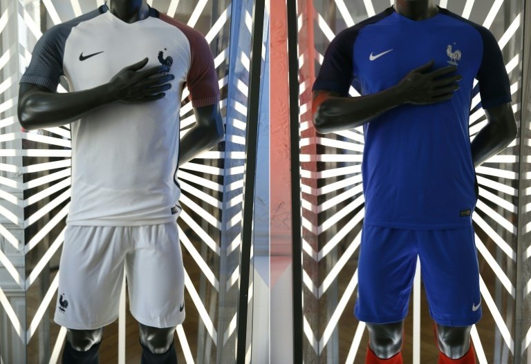 Euro 2016 La Tenue Officielle De Léquipe De Franced Dévoilée 3403