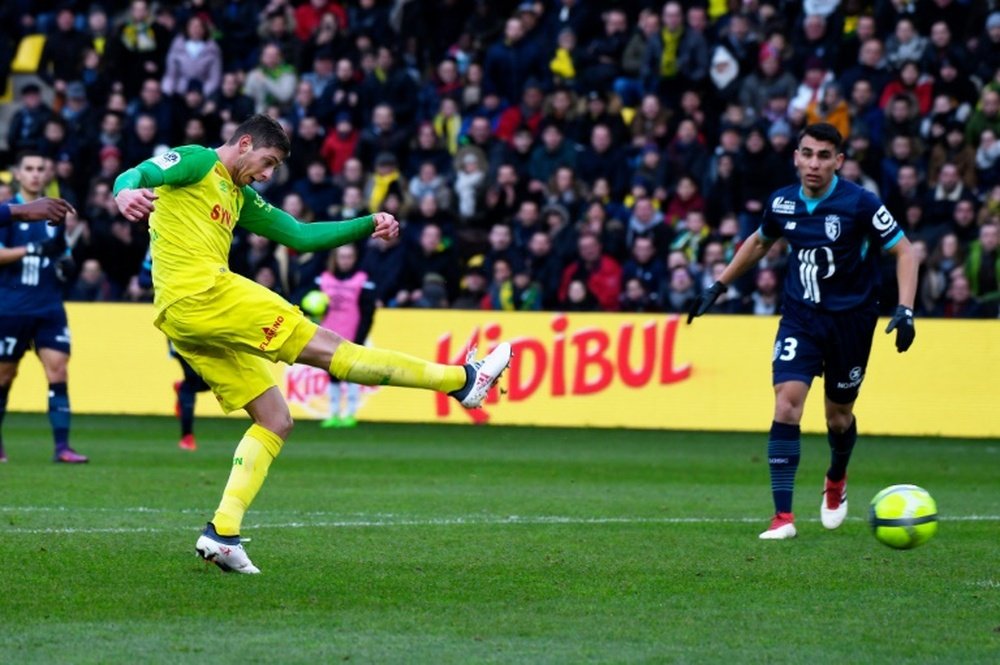 Emiliano Sala anotó los dos goles del Nantes ante el Lille. AFP
