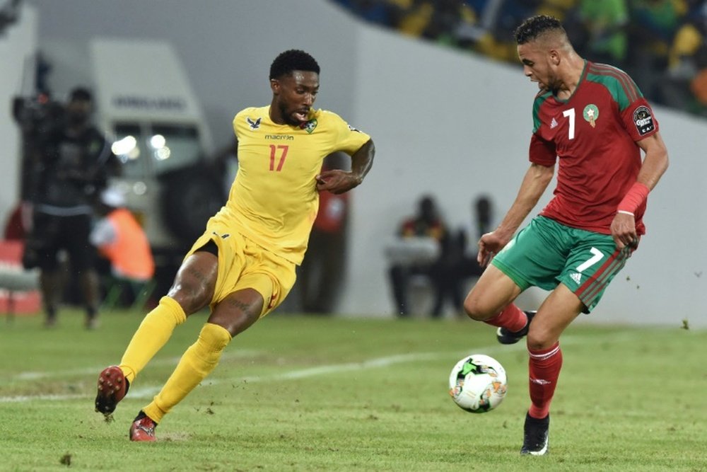 Serge Gakpé avec le Togo contre le Maroc de Youssef En-Nesyri dans le groupe C de la CAN. AFP