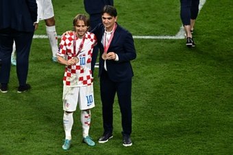O mistério continua! Depois de perder a final da Liga das Nações para a Espanha, Luka Modric deixou no ar a sua continuidade na seleção croata.
