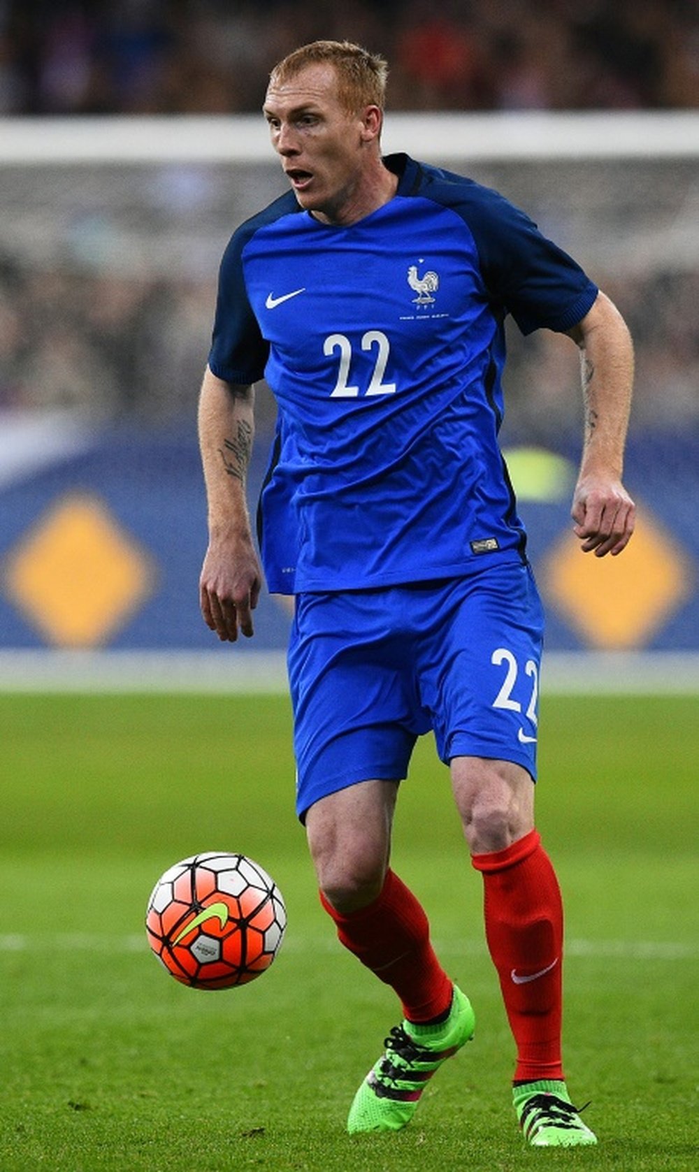 Mathieu no podrá defender a los 'bleus'. AFP