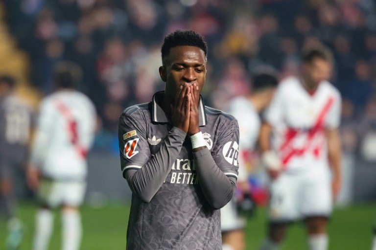 Vinicius se pronunció sobre el acto racista que se vivió en el Cerro Porteño-Palmeiras de la Libertadores Sub 20. El delantero del Real Madrid mostró todo su apoyo a sus compatriotas.