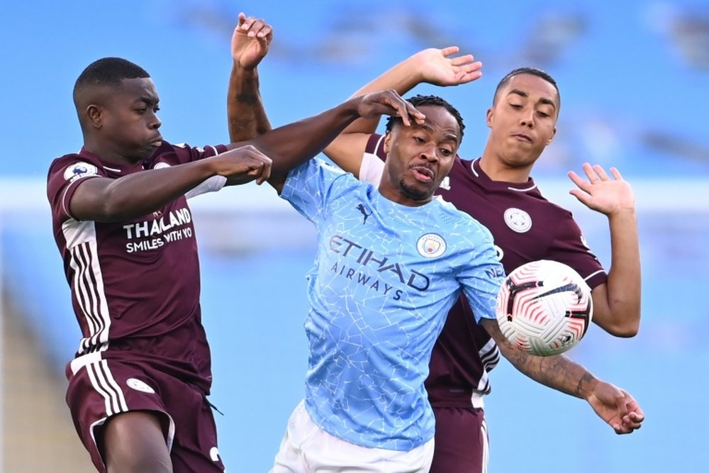 Barca's priority is Raphinha and that is why they have turned Sterling (C) down. AFP
