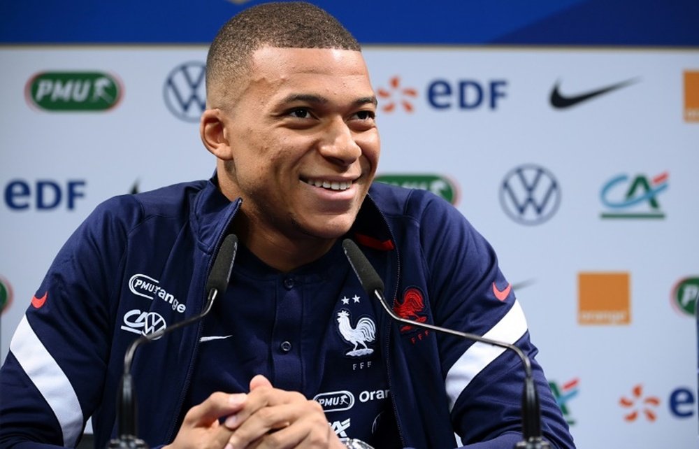 Mbappé ne croirait plus en le projet de Leonardo et voudrait s'en aller. AFP