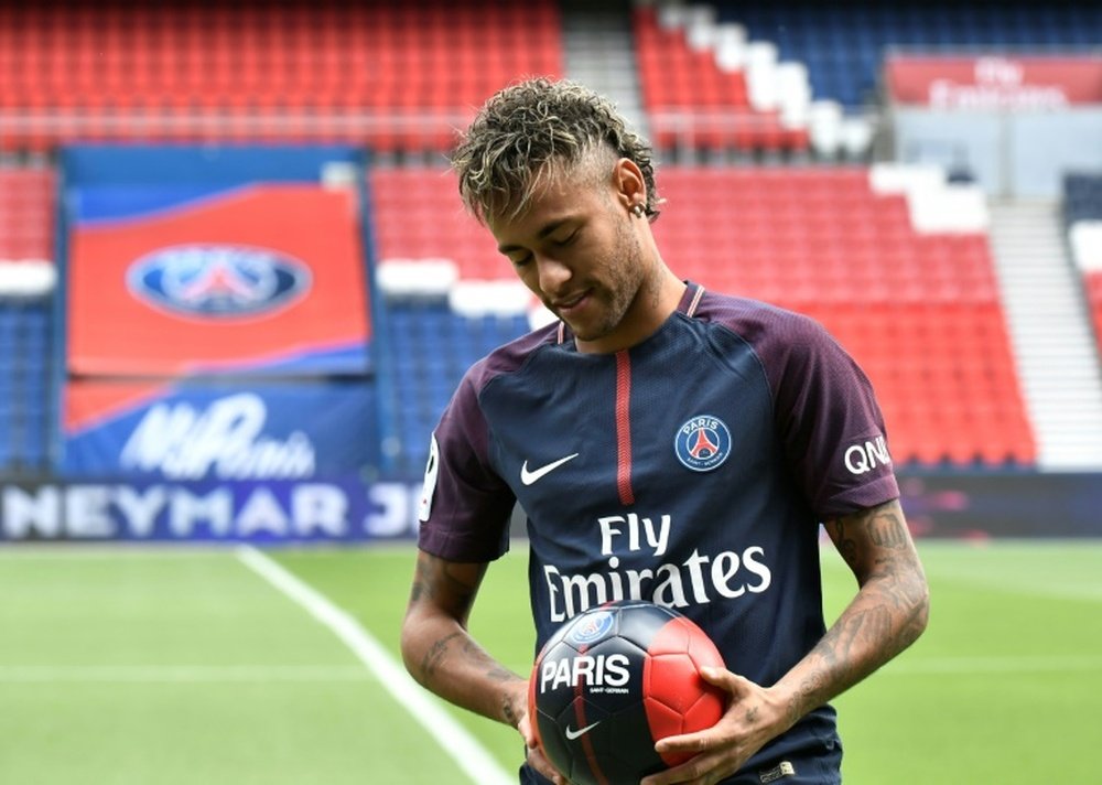 La star brésilienne de football Neymar, nouvelle recrue du PSG lors de sa présentation. AFP