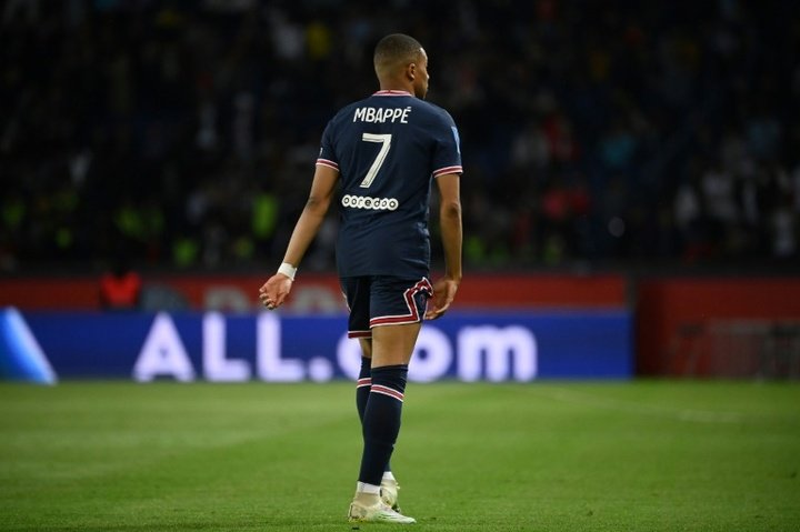 PSG want to present their sporting project to Mbappe. AFP
