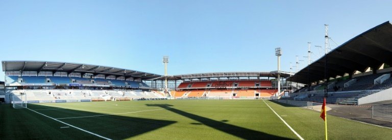 Koffi firma su primer contrato profesional, con el Lorient