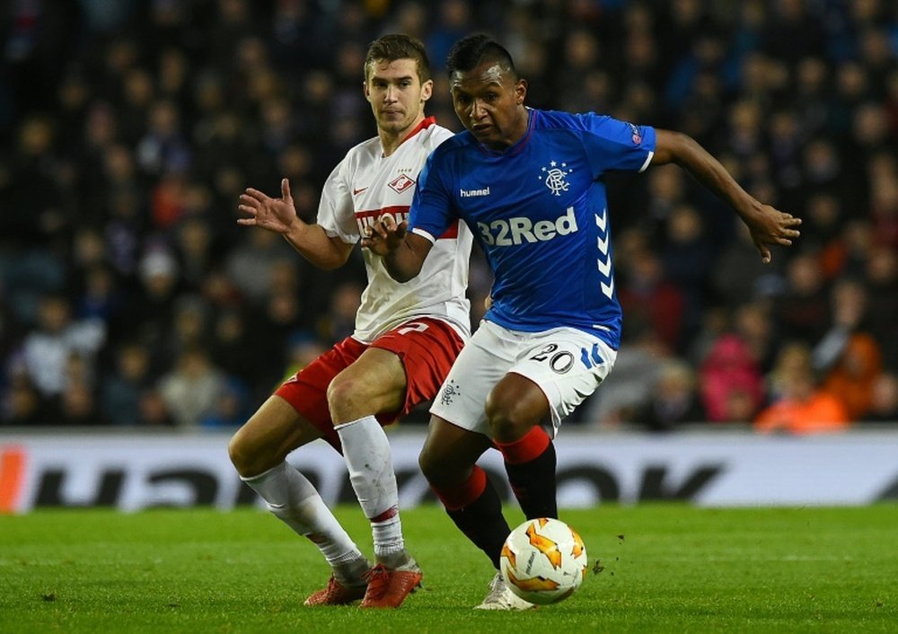 Morelos podría salir del Rangers este verano. AFP