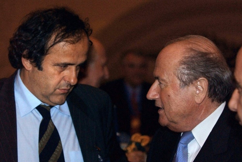 Un an et huit mois de prison avec sursis requis contre Platini et Blatter. afp