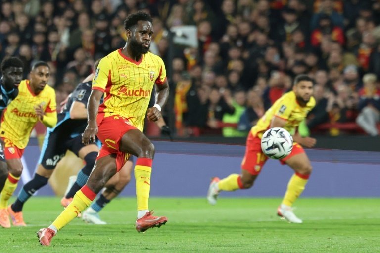 Lens y Lille aprietan la Champions; el Metz parece otro