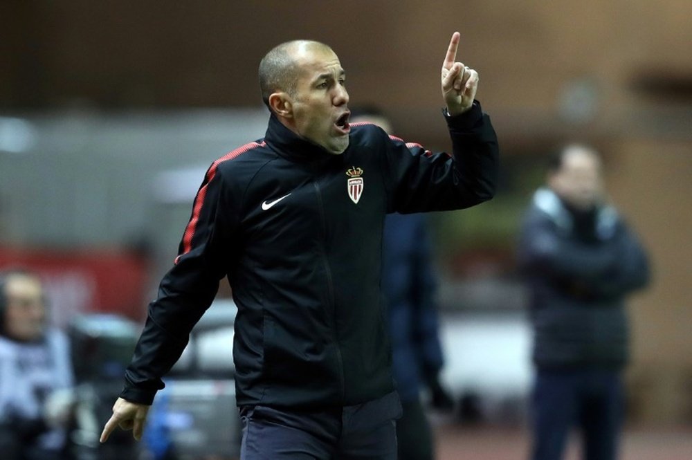 Leonardo Jardim donne des instructions lors du match face à Angers. AFP