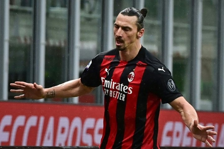 Ibrahimovic e Rebic recolocam o Milan na liderança