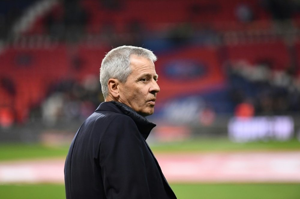 Lucien Favre apunta a ser el sustituto de Stöger en el Borussia. AFP/Archivo