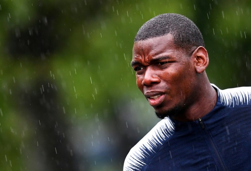 Renovações que podem acelerar a saída de Pogba. AFP