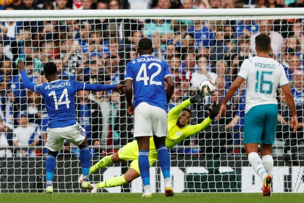 Iheanacho was on target from the spot for Leicester. Captura/DAZN