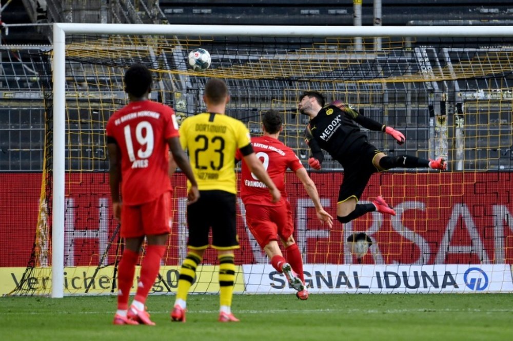 Kimmich decidió el 'clásico' y casi la Bundesliga. AFP