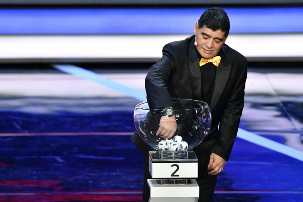 L'ancienne gloire du football Diego Maradona lors du tirage au sort du Mondial-2018. AFP