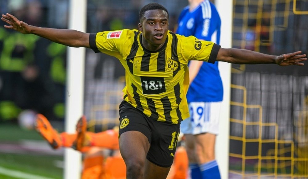 Moukoko délivre Dortmund dans le derby de la Ruhr. EFE