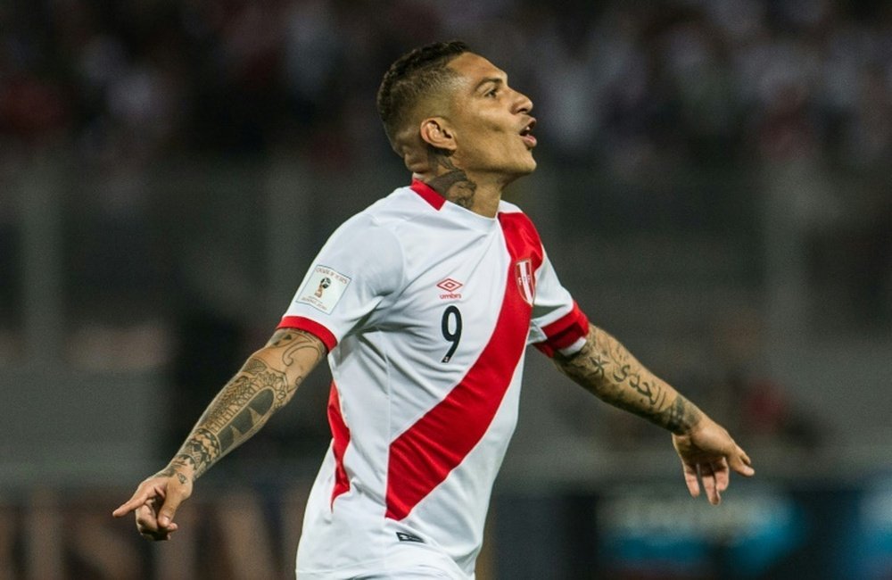 L'attaquant vedette du Pérou Paolo Guerrero buteur face à la Colombie. AFP