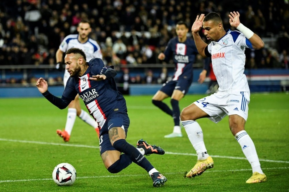 Neymar vivement critiqué pour son carton rouge. AFP