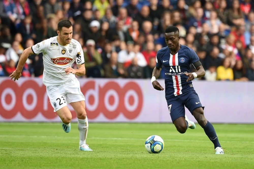 Idrissa Gueye compartió vestuario con Hazard en el Lille. EFE